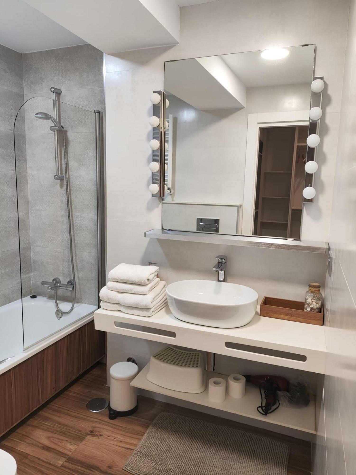 Apartamento A 100Metros De La Playa De San Lorenzo Gijon Ngoại thất bức ảnh